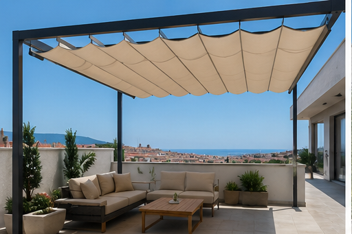 Toldo corredero sobre guías en una terraza